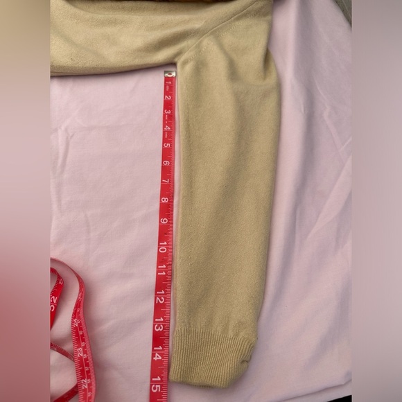 Vintage Robinson’sTan Cardigan with Faux Fur Collar #A2 - Picture 9 of 11